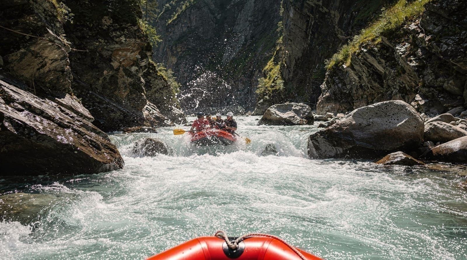 Canyoning and rafting in Interlaken: grades, ages, seasons
