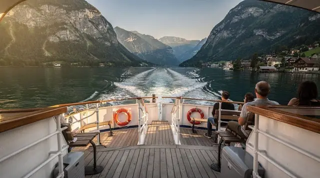 Lake Lucerne boat trips: routes, steamers and mountain combos