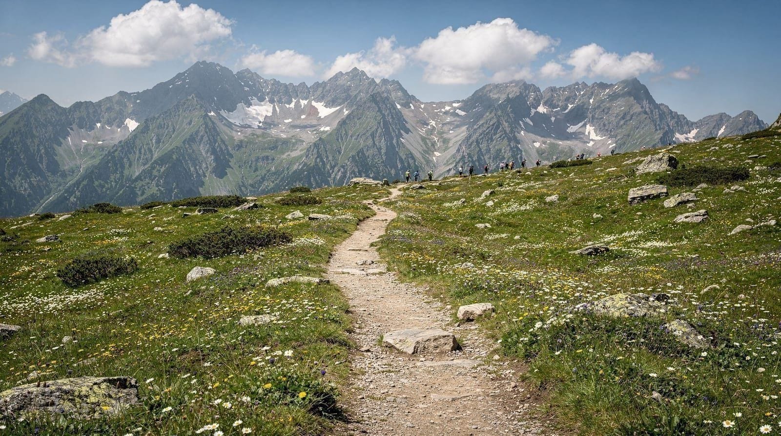 Five days of alpine hiking from Zurich by train